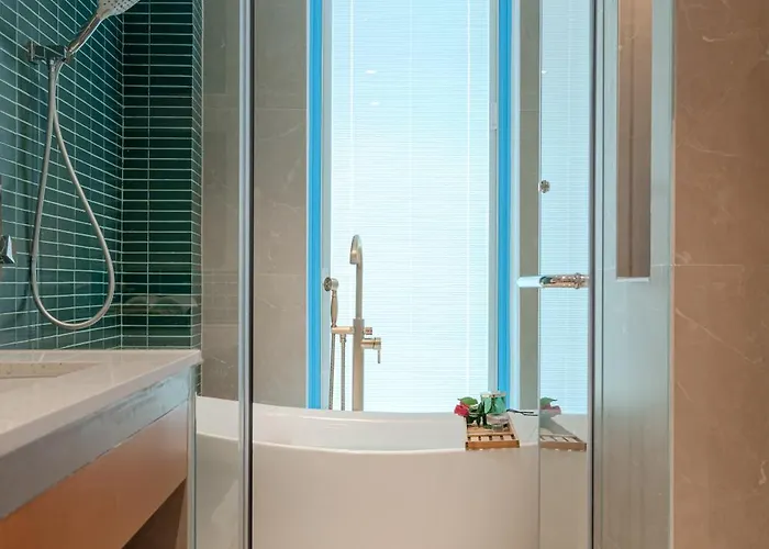 Villa S - 5-bedroom Private Pool Near Beach, Jacuzzi, Sauna & Karaoke *