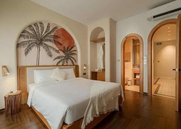 Villa S - 5-bedroom Private Pool Near Beach, Jacuzzi, Sauna & Karaoke