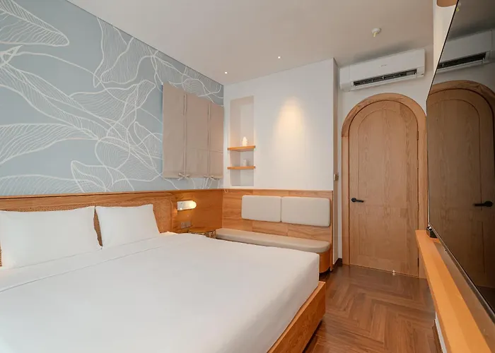 S - 5-bedroom Private Pool Near Beach, Jacuzzi, Sauna & Karaoke Villa *
