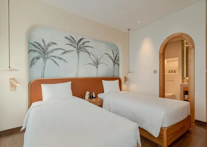 Villa S - 5-bedroom Private Pool Near Beach, Jacuzzi, Sauna & Karaoke Ha Long