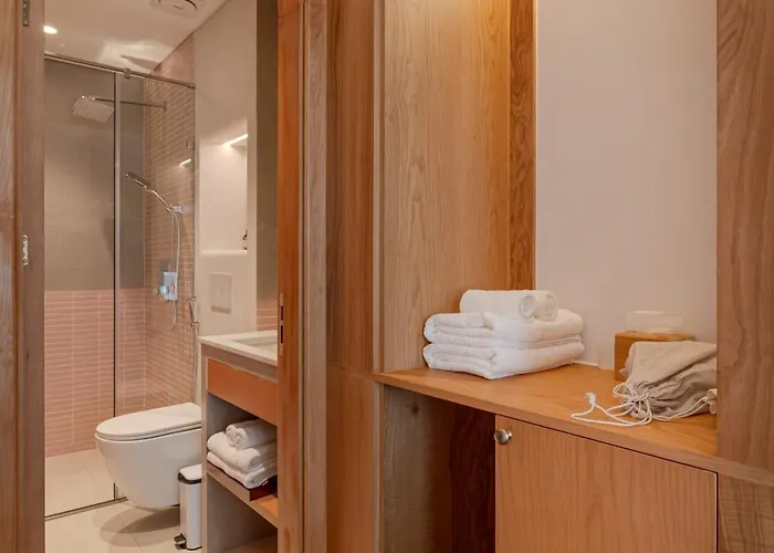 Villa S - 5-bedroom Private Pool Near Beach, Jacuzzi, Sauna & Karaoke *