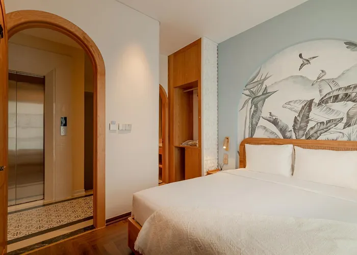 S - 5-bedroom Private Pool Near Beach, Jacuzzi, Sauna & Karaoke