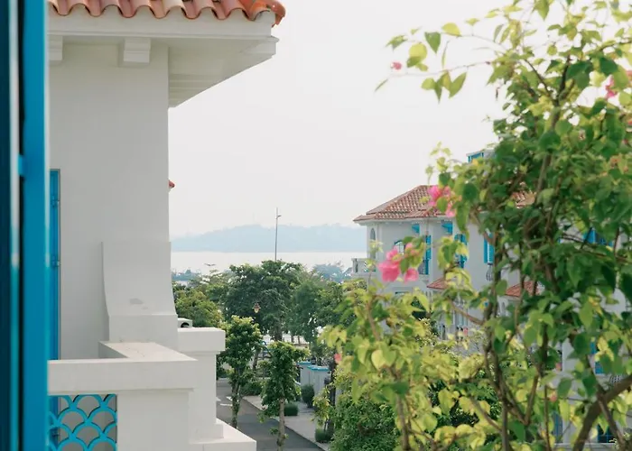 S - 5-bedroom Private Pool Near Beach, Jacuzzi, Sauna & Karaoke Villa *